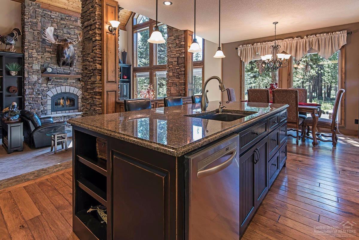 Pinewood Country Est - Residential