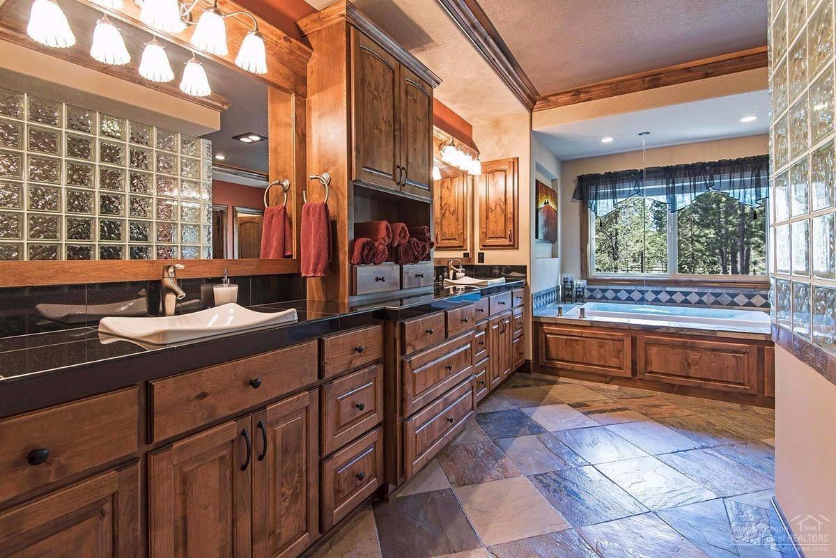 Pinewood Country Est - Residential