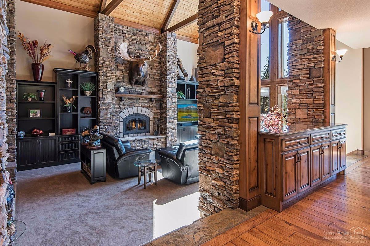 Pinewood Country Est - Residential