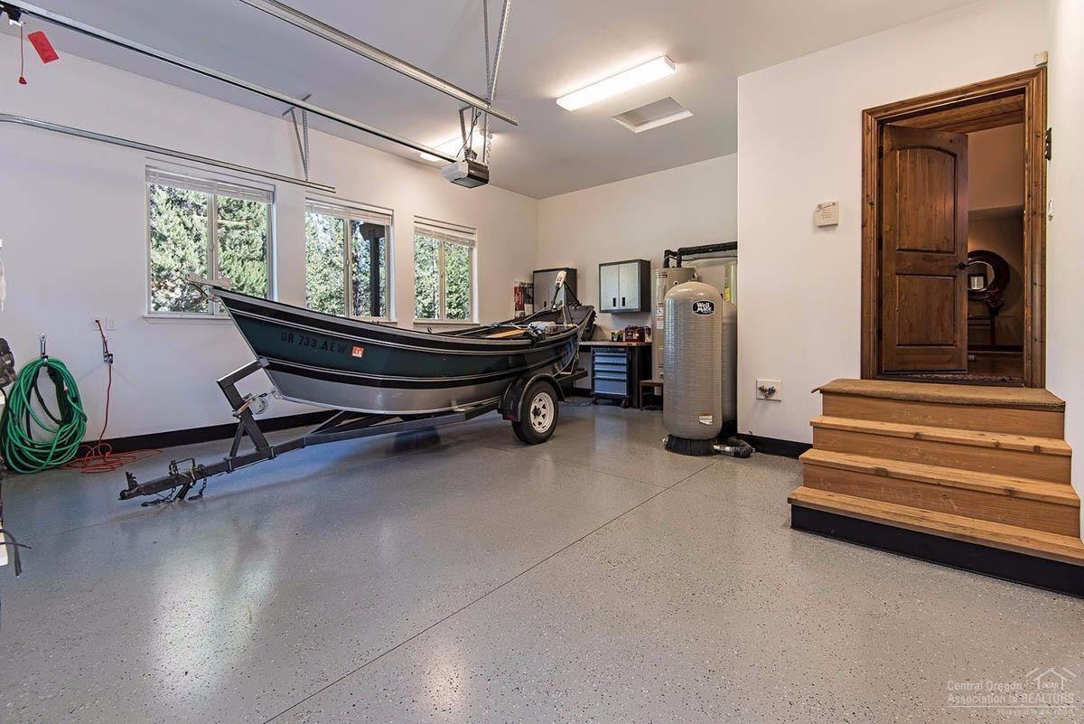 Pinewood Country Est - Residential