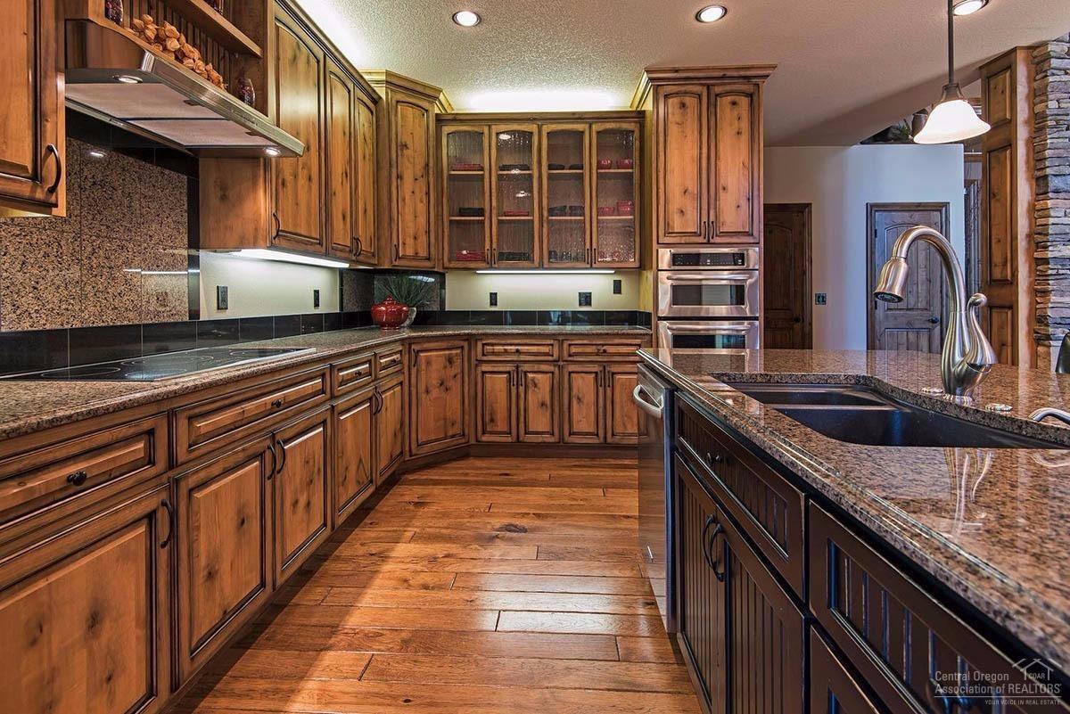 Pinewood Country Est - Residential