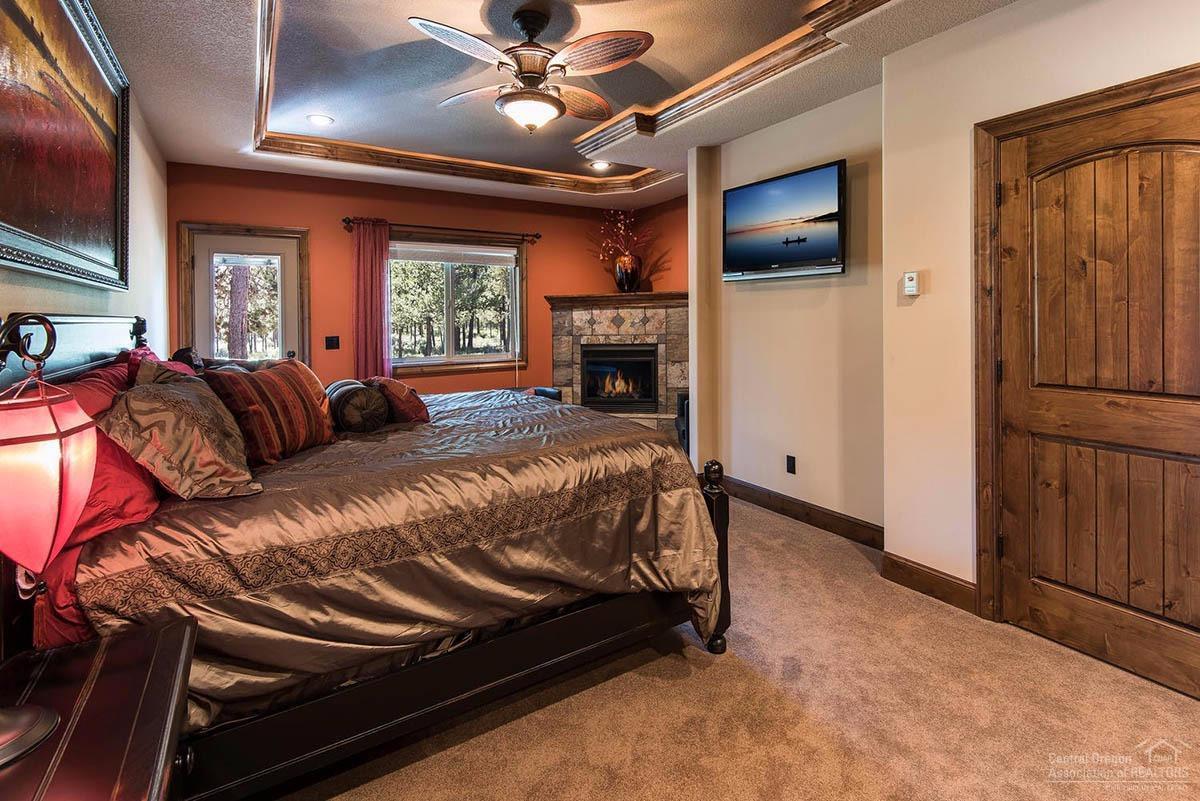 Pinewood Country Est - Residential