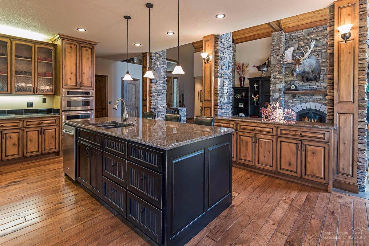 Pinewood Country Est - Residential