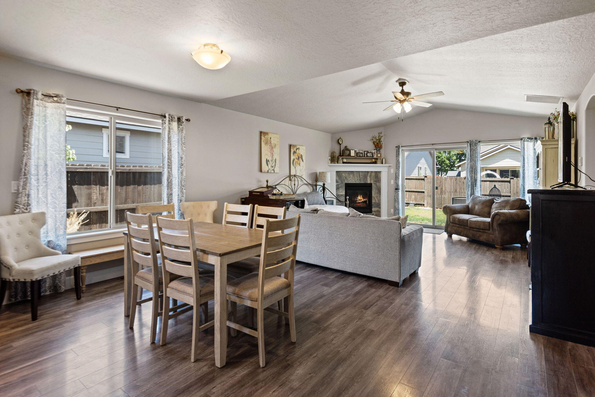 2395 SW Newberry Loop