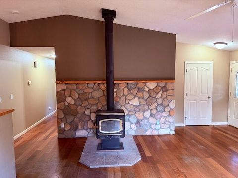Tiny photo for 11940 Cedarwood Drive, La Pine, OR 97739 (MLS # 220216596)