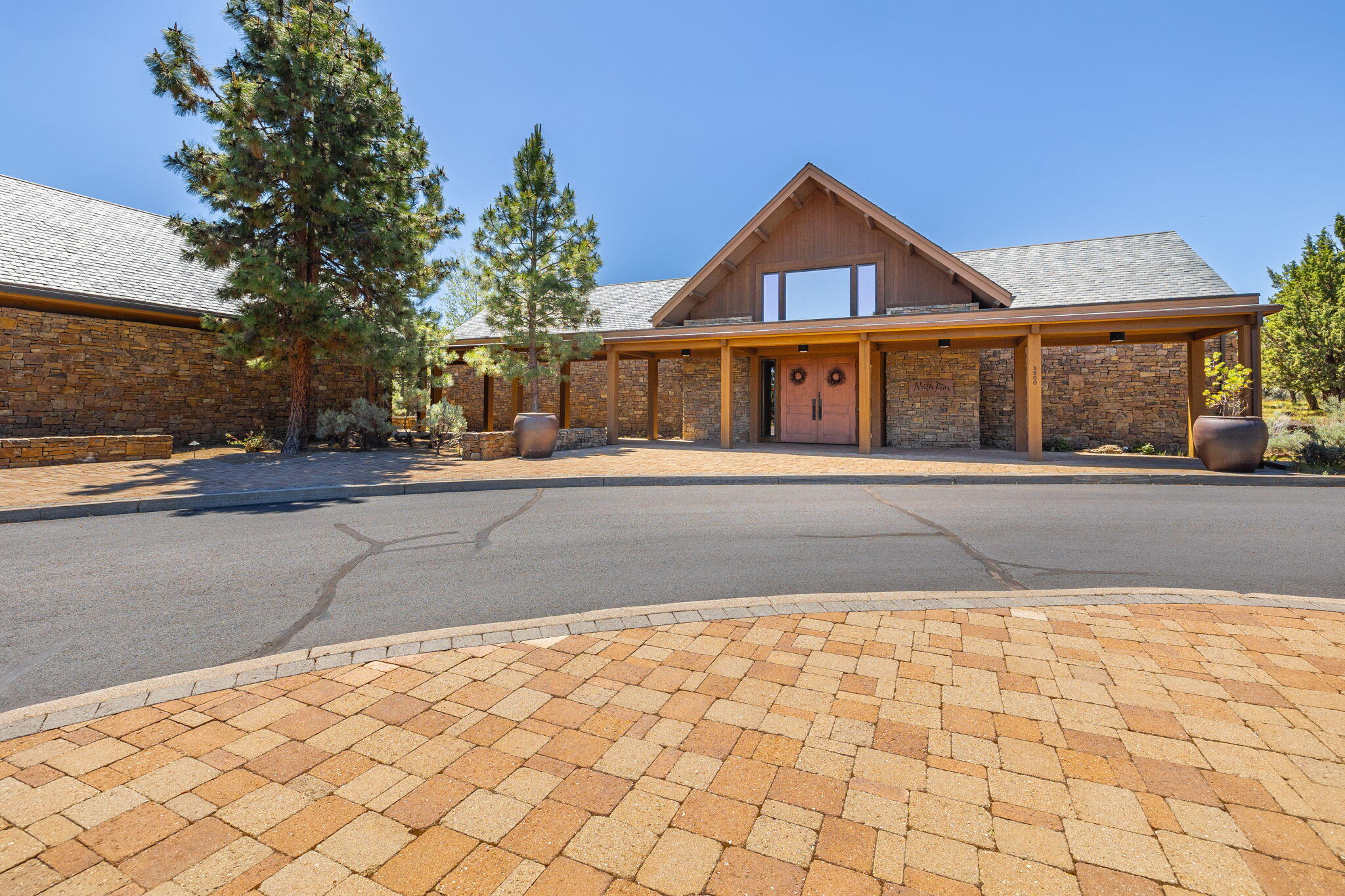 1470 NW Puccoon Court