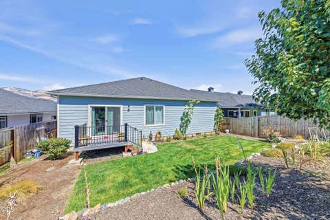 Tiny photo for 211 Christopher Way, Talent, OR 97540 (MLS # 220226619)