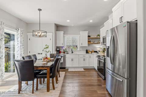 Tiny photo for 211 Christopher Way, Talent, OR 97540 (MLS # 220226619)