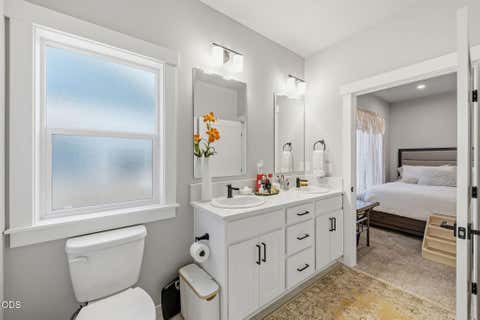 Tiny photo for 211 Christopher Way, Talent, OR 97540 (MLS # 220226619)