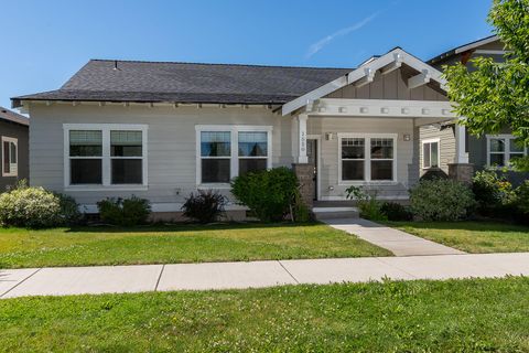 1550 NW Kingwood Avenue Redmond OR 97756