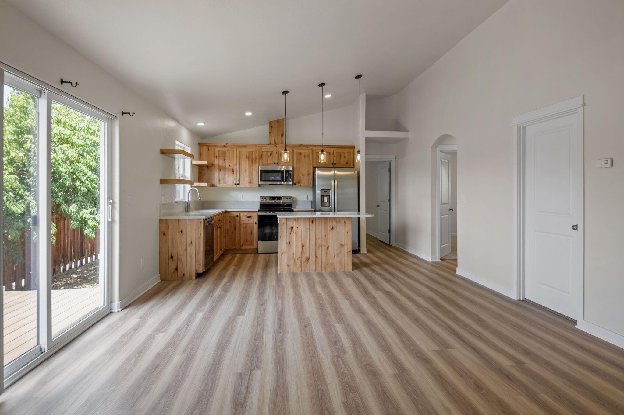 2870 NE Jackdaw Drive