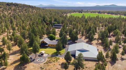 Photo of 17521 Forked Horn DR, Sisters, OR 97759 (MLS # 220224230)