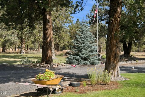 Tiny photo for 17521 Forked Horn DR, Sisters, OR 97759 (MLS # 220224230)