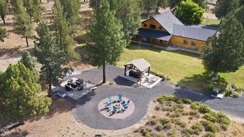 Tiny photo for 17521 Forked Horn DR, Sisters, OR 97759 (MLS # 220224230)