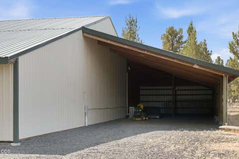 Tiny photo for 17521 Forked Horn DR, Sisters, OR 97759 (MLS # 220224230)