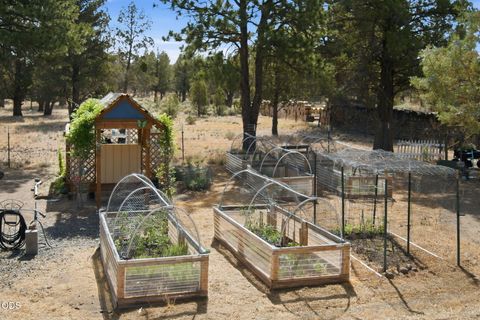 Tiny photo for 17521 Forked Horn DR, Sisters, OR 97759 (MLS # 220224230)