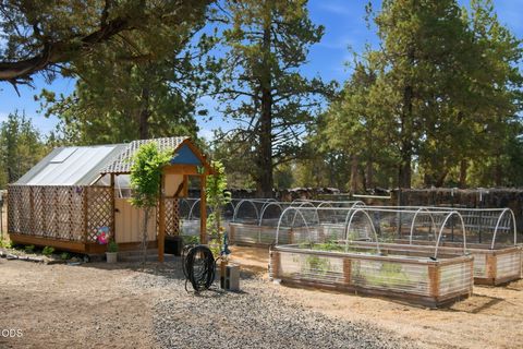 Tiny photo for 17521 Forked Horn DR, Sisters, OR 97759 (MLS # 220224230)