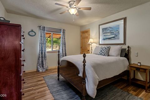 Tiny photo for 17521 Forked Horn DR, Sisters, OR 97759 (MLS # 220224230)