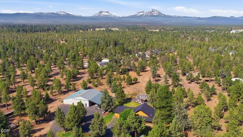 Tiny photo for 17521 Forked Horn DR, Sisters, OR 97759 (MLS # 220224230)