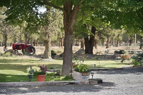 Tiny photo for 17521 Forked Horn DR, Sisters, OR 97759 (MLS # 220224230)