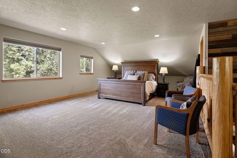 Tiny photo for 17521 Forked Horn DR, Sisters, OR 97759 (MLS # 220224230)