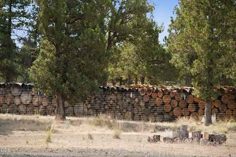 Tiny photo for 17521 Forked Horn DR, Sisters, OR 97759 (MLS # 220224230)
