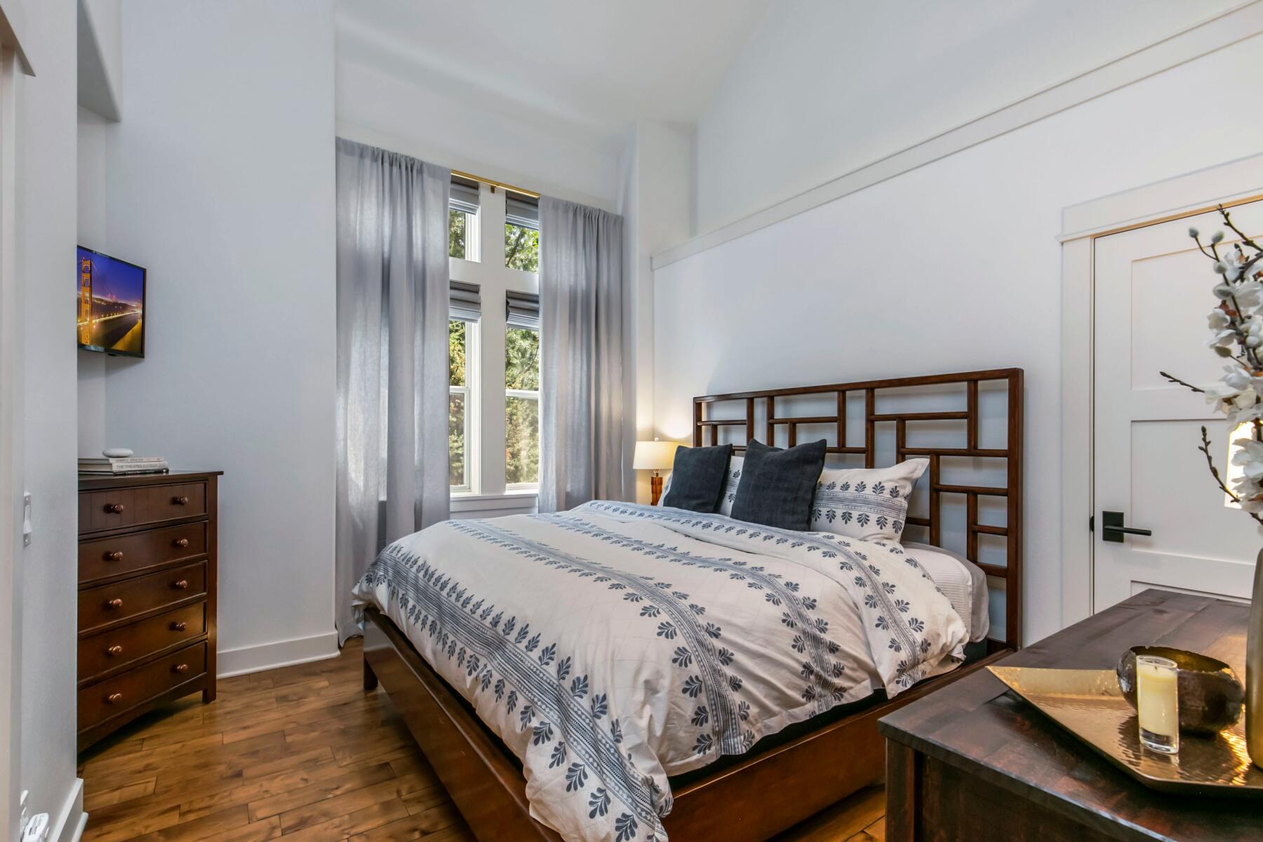 Broken Top - Residential