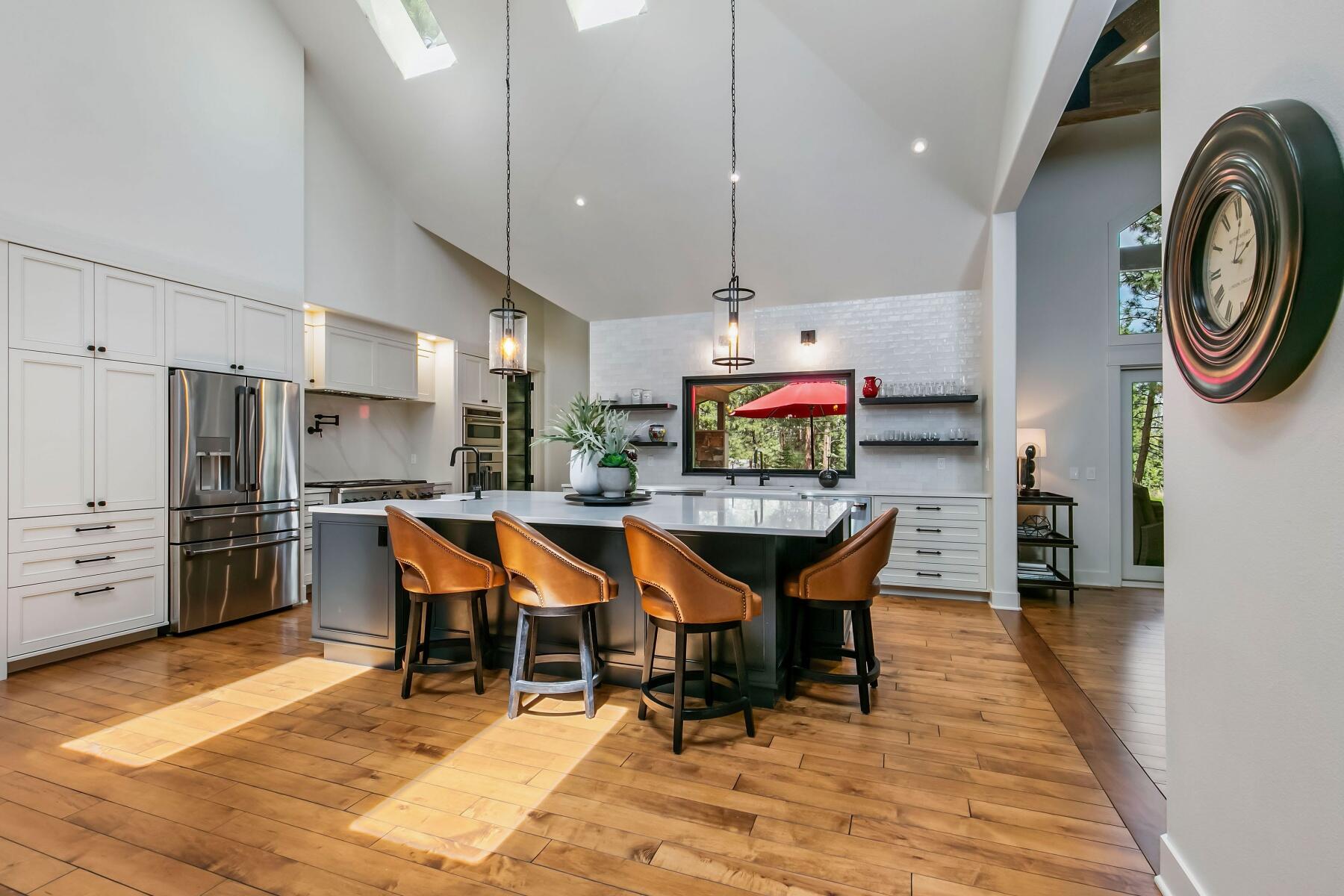 Broken Top - Residential