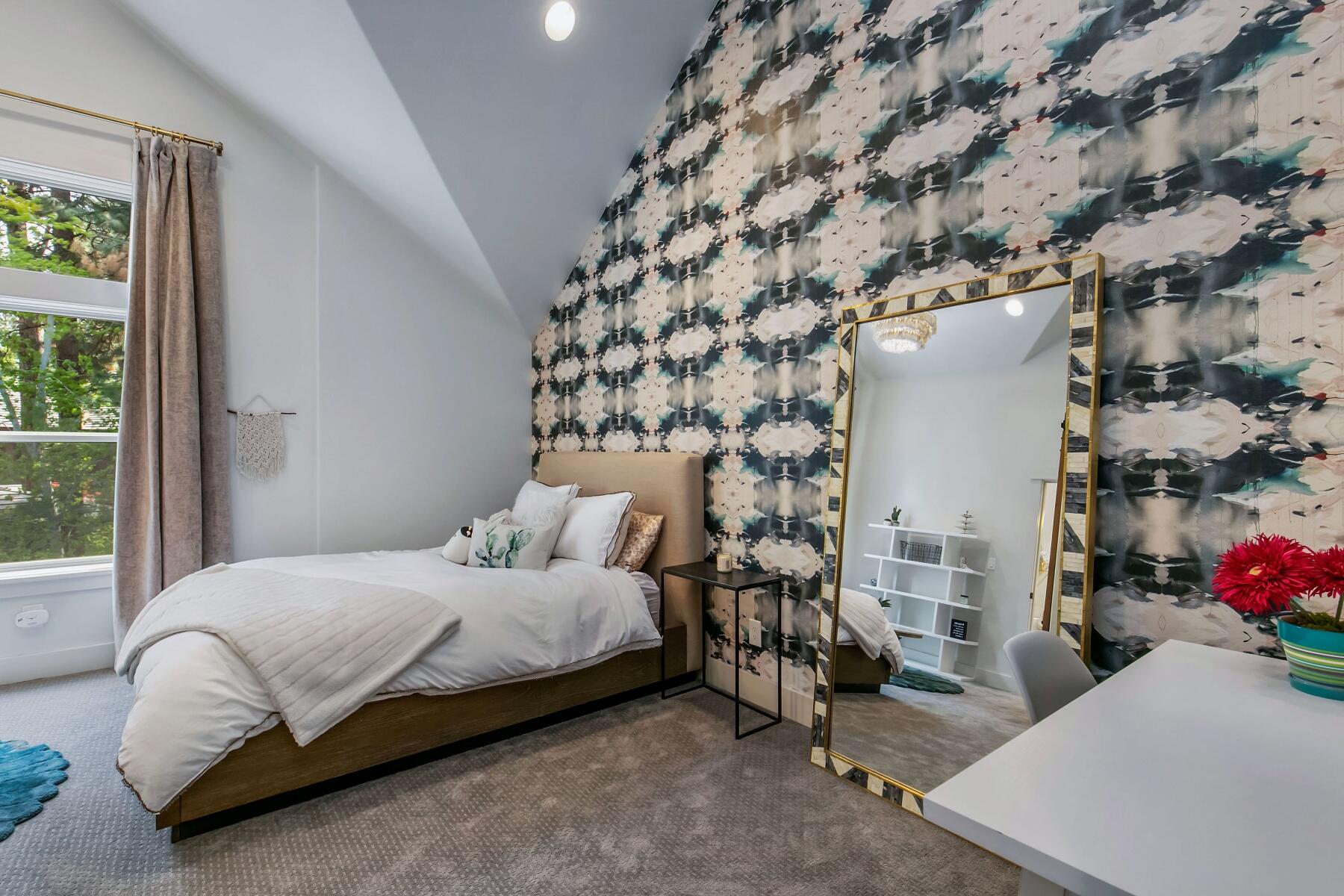 Broken Top - Residential