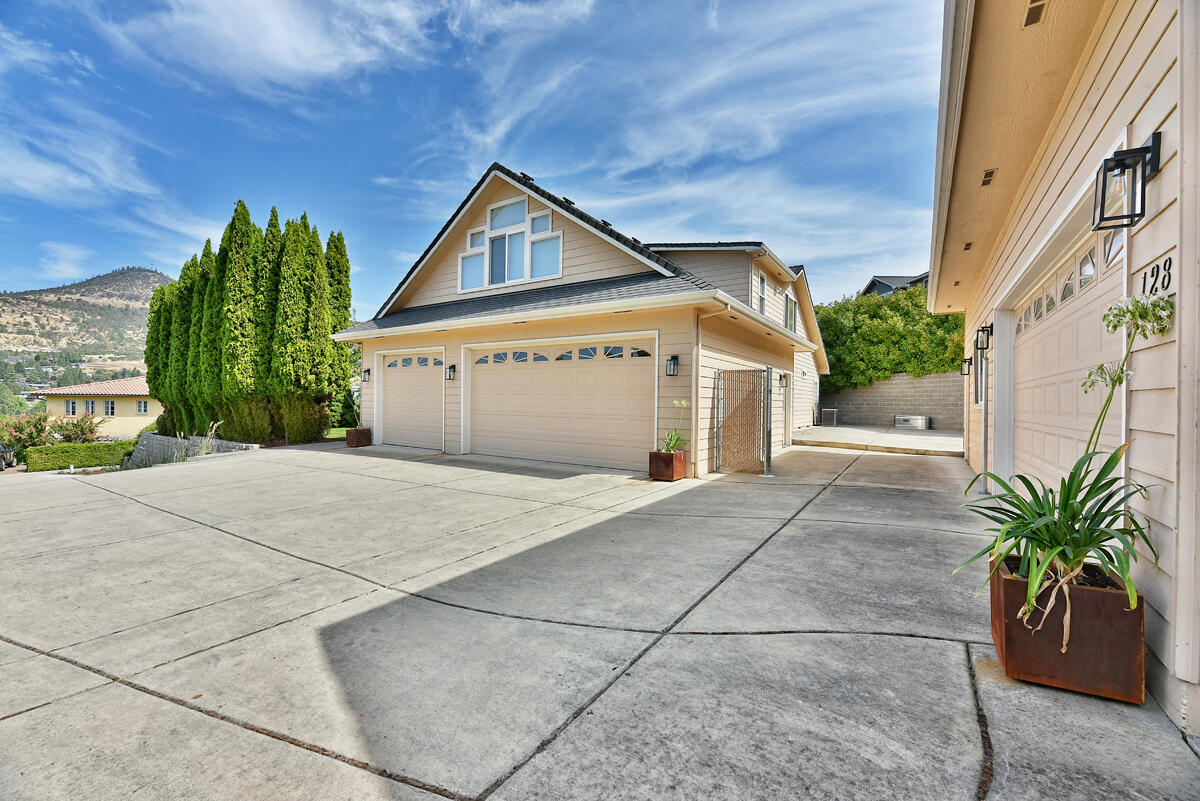 Crystal Heights Phase III - Residential