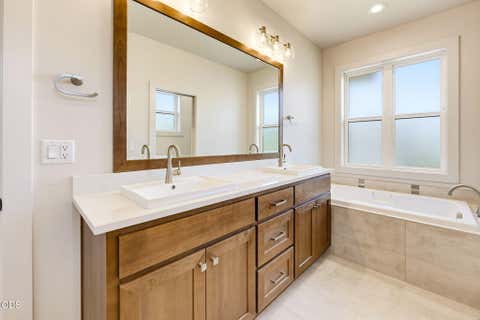 Tiny photo for 5609 Fallbrook Lane, Medford, OR 97504 (MLS # 220227270)
