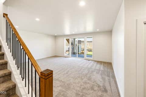 Tiny photo for 5609 Fallbrook Lane, Medford, OR 97504 (MLS # 220227270)