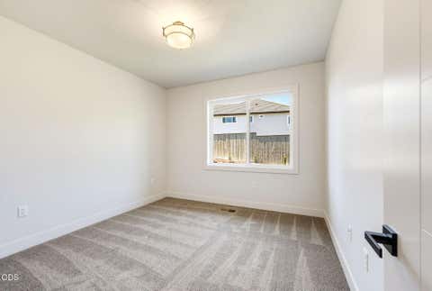 Tiny photo for 5609 Fallbrook Lane, Medford, OR 97504 (MLS # 220227270)