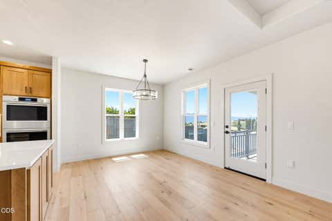 Tiny photo for 5609 Fallbrook Lane, Medford, OR 97504 (MLS # 220227270)