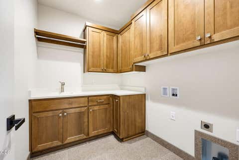 Tiny photo for 5609 Fallbrook Lane, Medford, OR 97504 (MLS # 220227270)