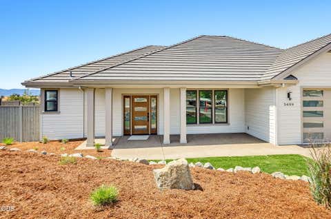 Tiny photo for 5609 Fallbrook Lane, Medford, OR 97504 (MLS # 220227270)