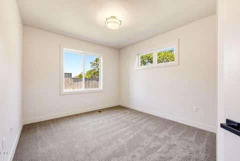 Tiny photo for 5609 Fallbrook Lane, Medford, OR 97504 (MLS # 220227270)
