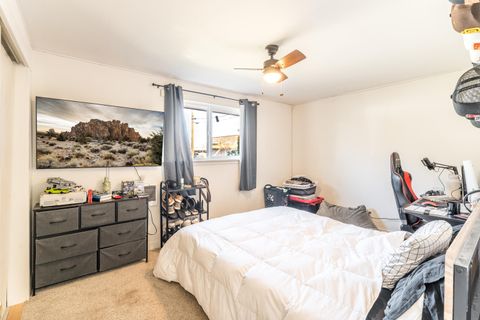 Tiny photo for 708 NW Greenwood Ave, Redmond, OR 97756 (MLS # 220214881)