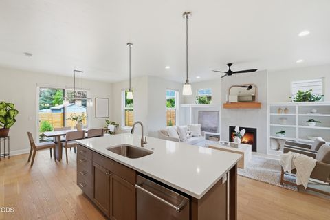 Tiny photo for 20042 SW Sunny Way, Bend, OR 97702 (MLS # 220223235)