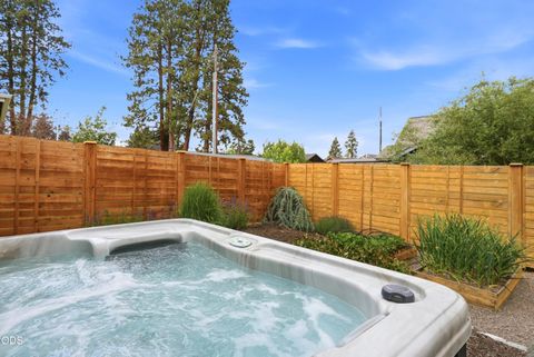 Tiny photo for 20042 SW Sunny Way, Bend, OR 97702 (MLS # 220223235)