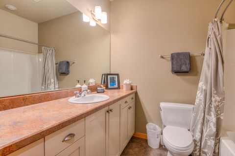 Tiny photo for 57135 Evergreen Loop, Sunriver, OR 97707 (MLS # 220217177)