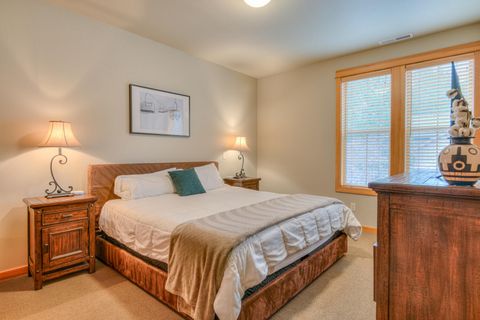 Tiny photo for 57135 Evergreen Loop, Sunriver, OR 97707 (MLS # 220217177)