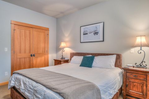 Tiny photo for 57135 Evergreen Loop, Sunriver, OR 97707 (MLS # 220217177)