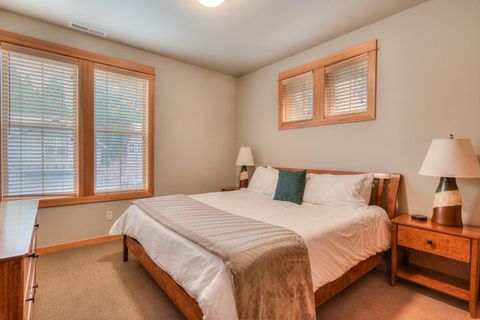 Tiny photo for 57135 Evergreen Loop, Sunriver, OR 97707 (MLS # 220217177)