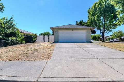 Tiny photo for 1104 Coachman Drive, Central Point, OR 97502 (MLS # 220223980)