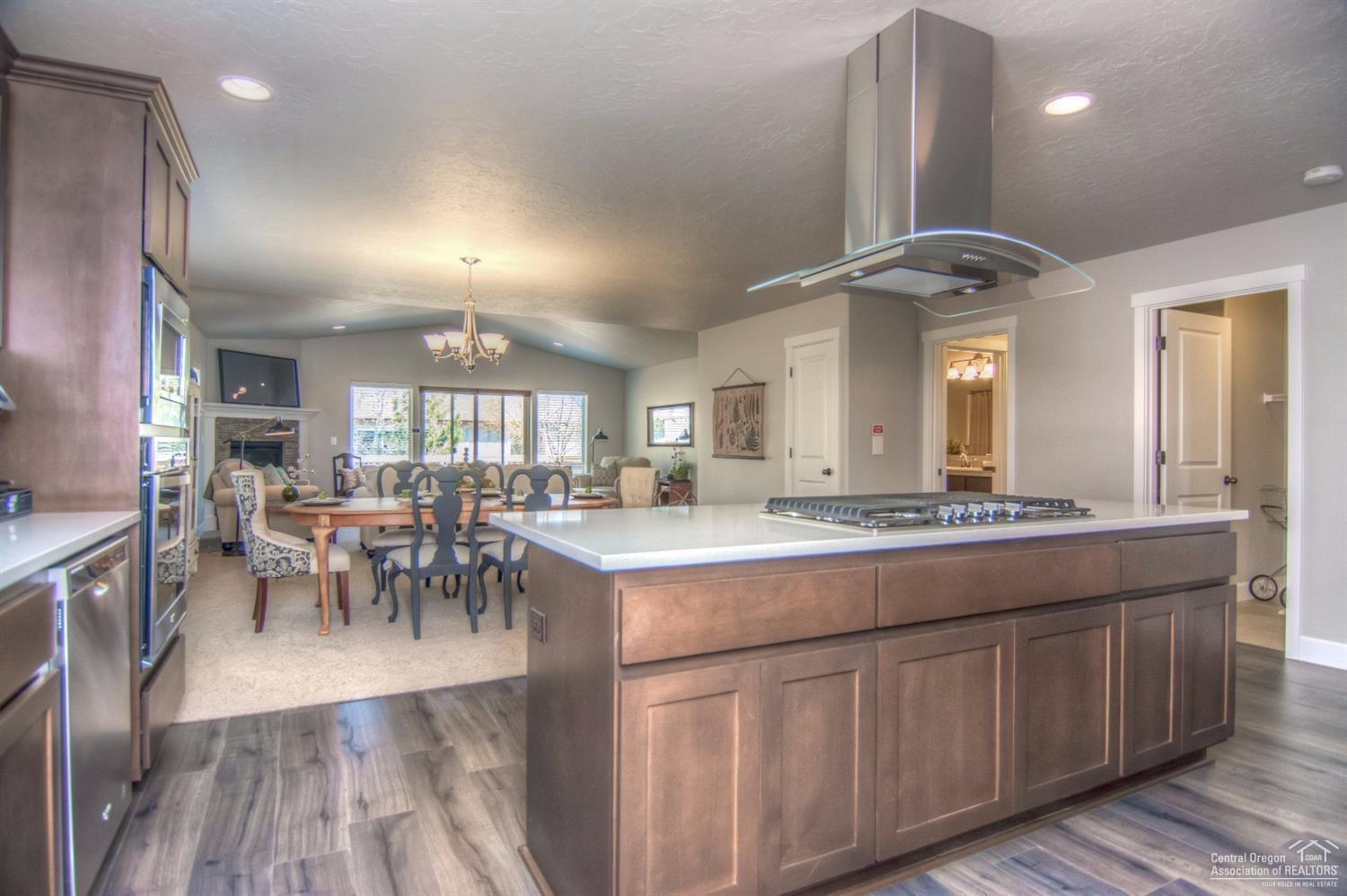 27 Elm - Residential