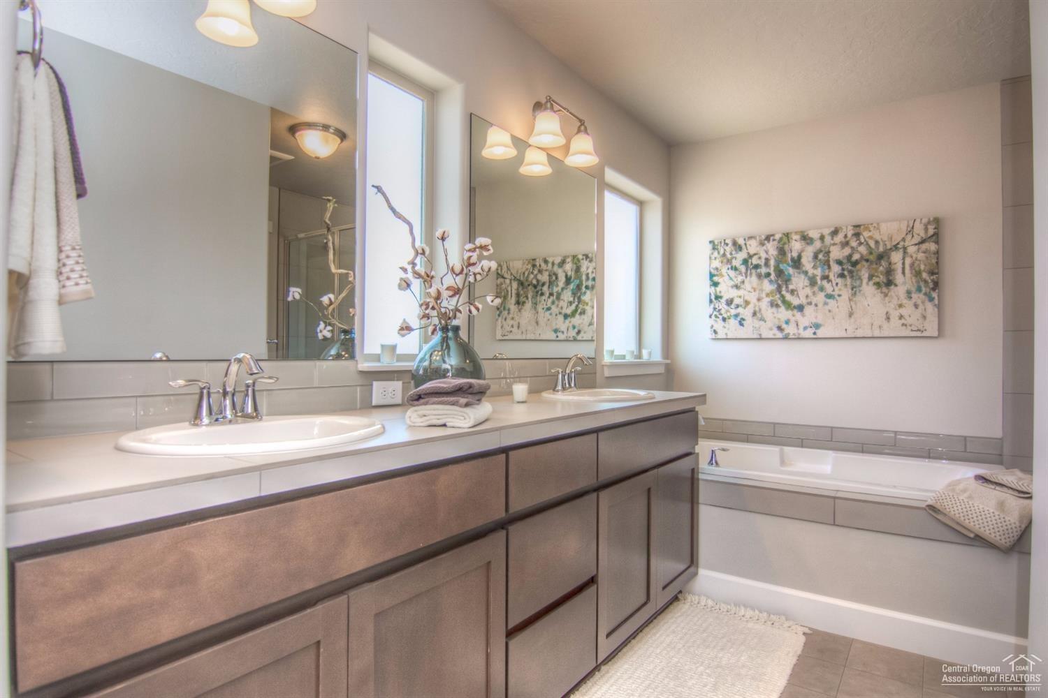 27 Elm - Residential