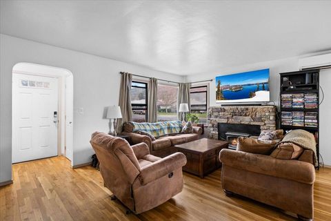 Tiny photo for 442 NE Baker Drive, Grants Pass, OR 97526 (MLS # 220216960)