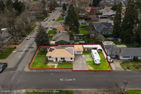 Photo of 442 NE Baker Drive, Grants Pass, OR 97526 (MLS # 220216960)