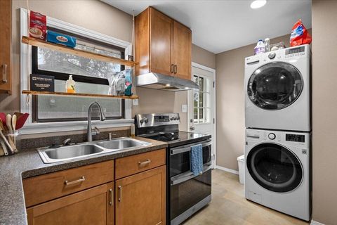 Tiny photo for 442 NE Baker Drive, Grants Pass, OR 97526 (MLS # 220216960)